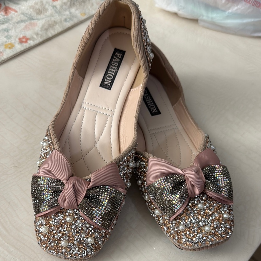 Elegant Embellished Flats with Bow